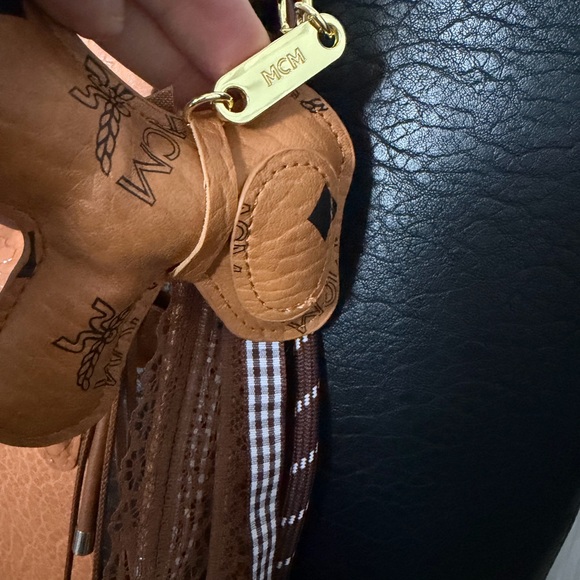 MCM PARFUME TOTE WITH NOVELTY KEYCHAIN - Picture 6 of 6